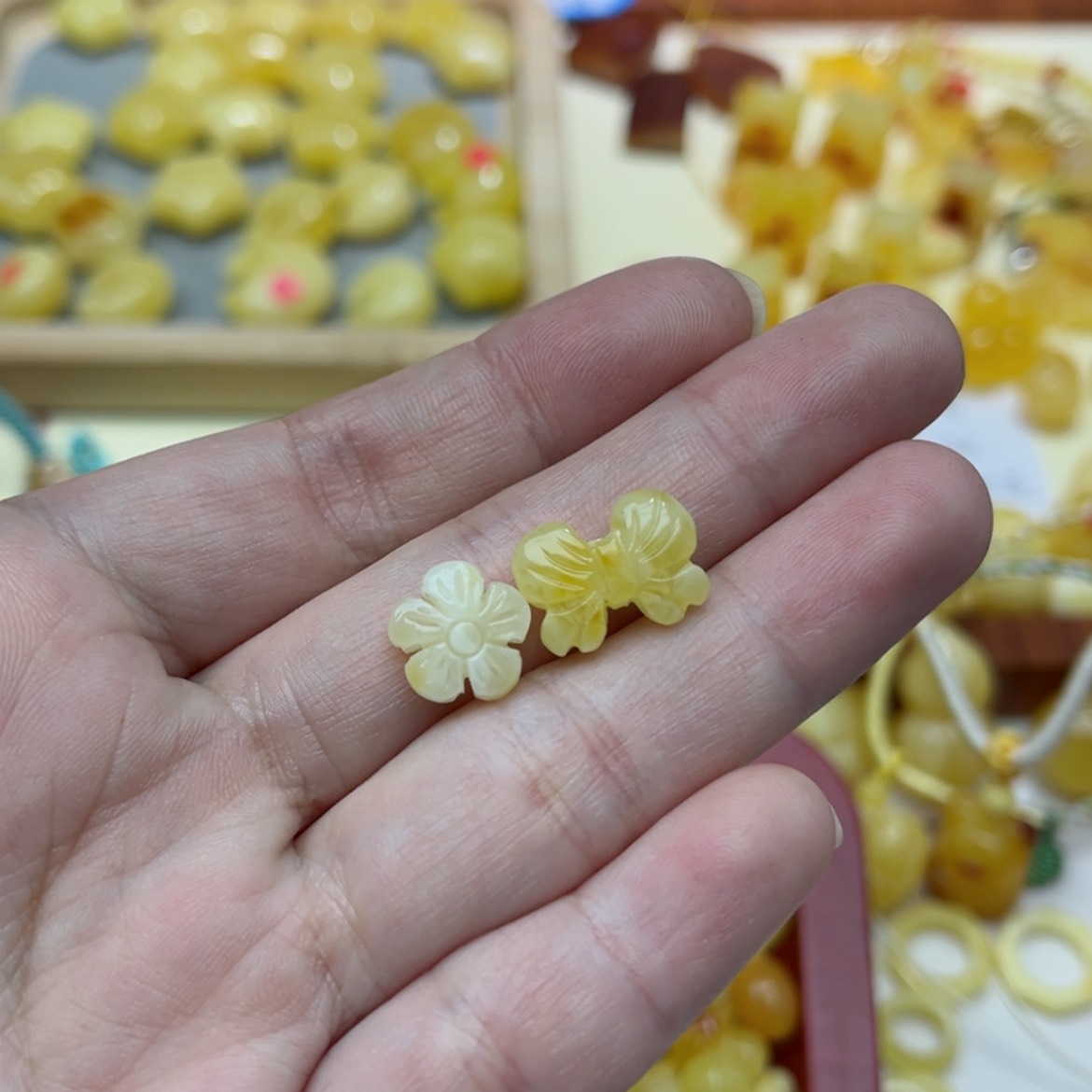 【闪购商品】蜜蜡裸石未镶嵌配饰