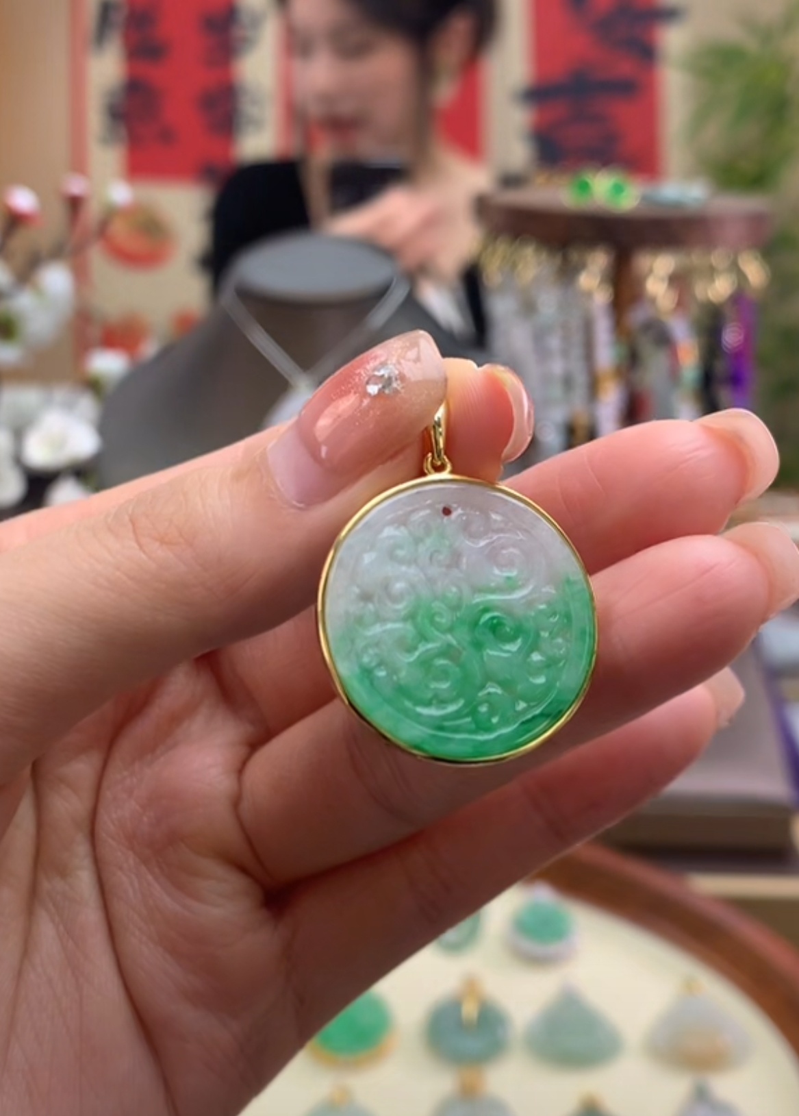 天然a货翡翠吊坠