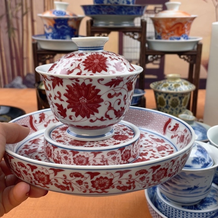 a****摆件陶釉里红缠枝莲壶承+杯垫。两才盖碗