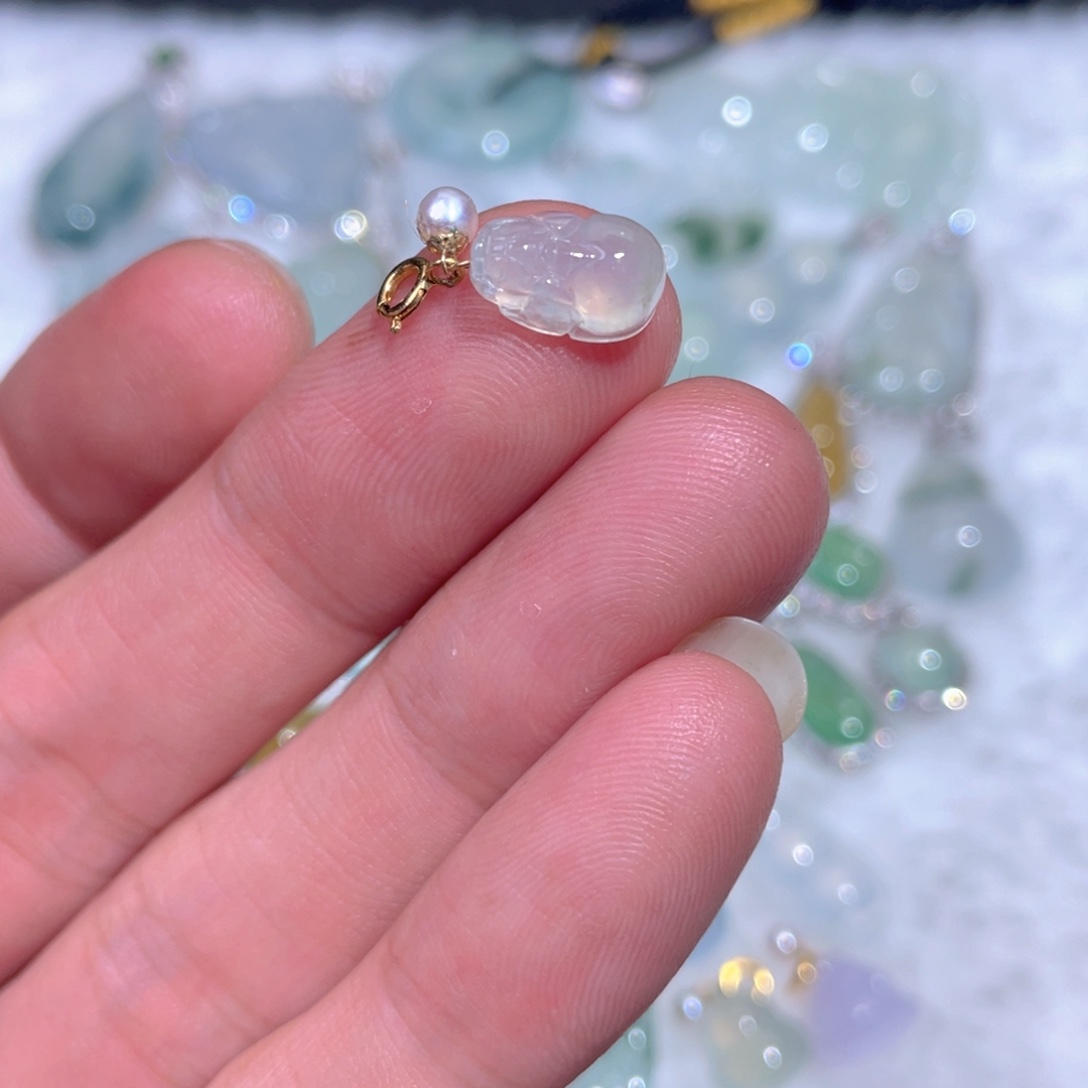 翡翠18K金镶嵌颈饰翡翠