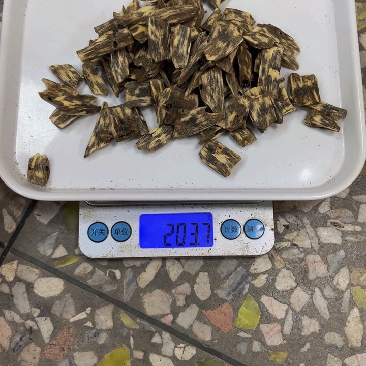 迪***y沉香沉香碎屑陆河胚203 克