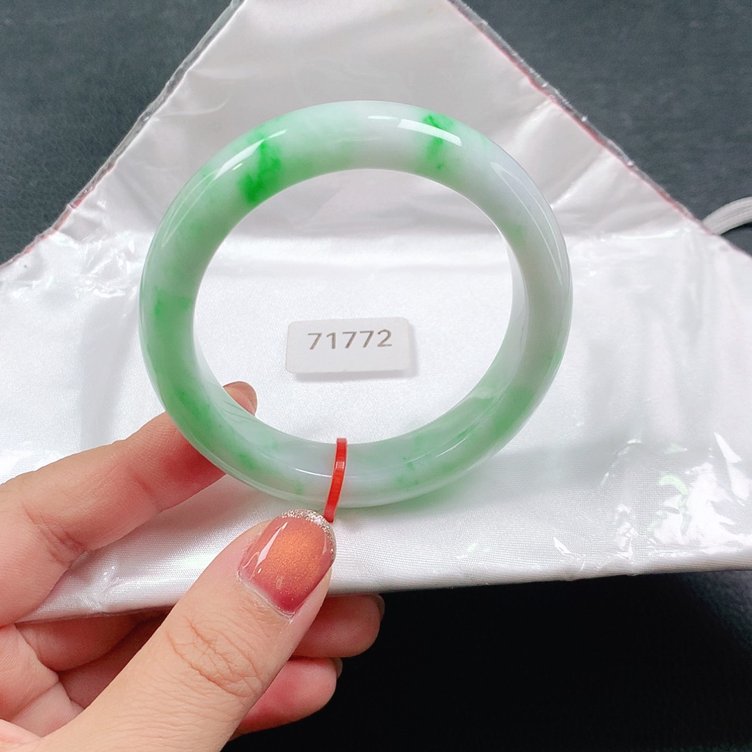 翡翠未镶嵌手镯03