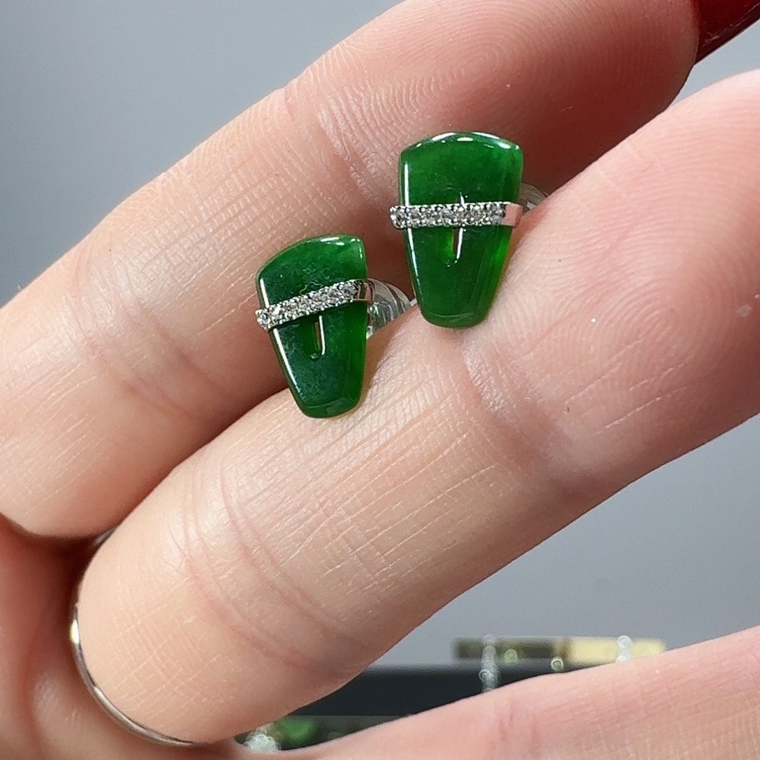 翡翠耳饰18K金镶嵌耳饰