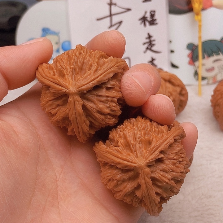吊坠文玩核桃小***?三棱