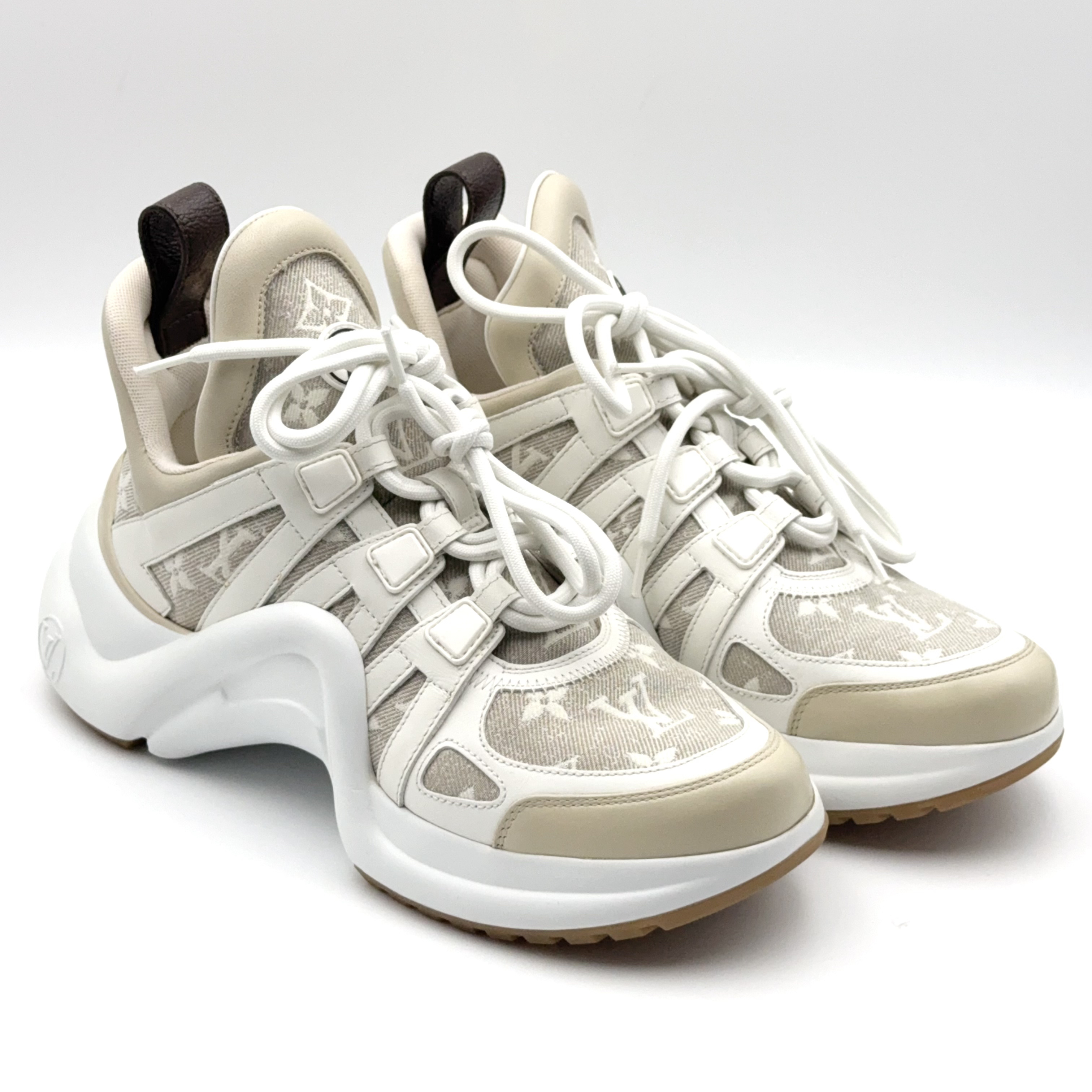 99新 LouisVuitton/路易威登 /37.5码/奶茶色牛仔满印拱桥/00738