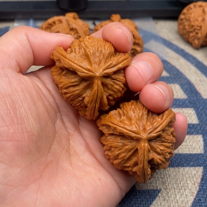 吊坠文玩核桃三棱