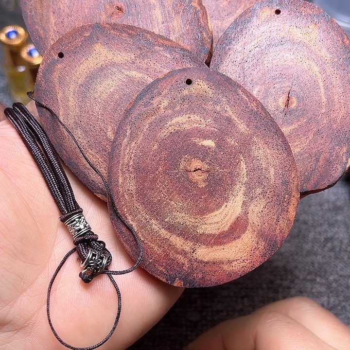 藤类降真香随形7.5左右精品白油带有黄金甲发其一