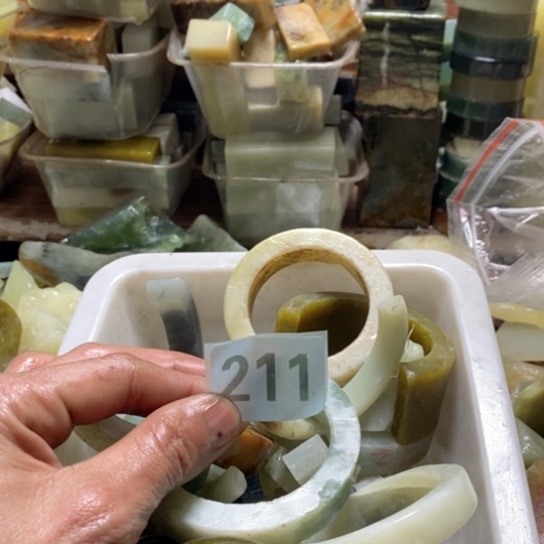 【闪购商品】未镶嵌蛇纹石玉珠宝玉器