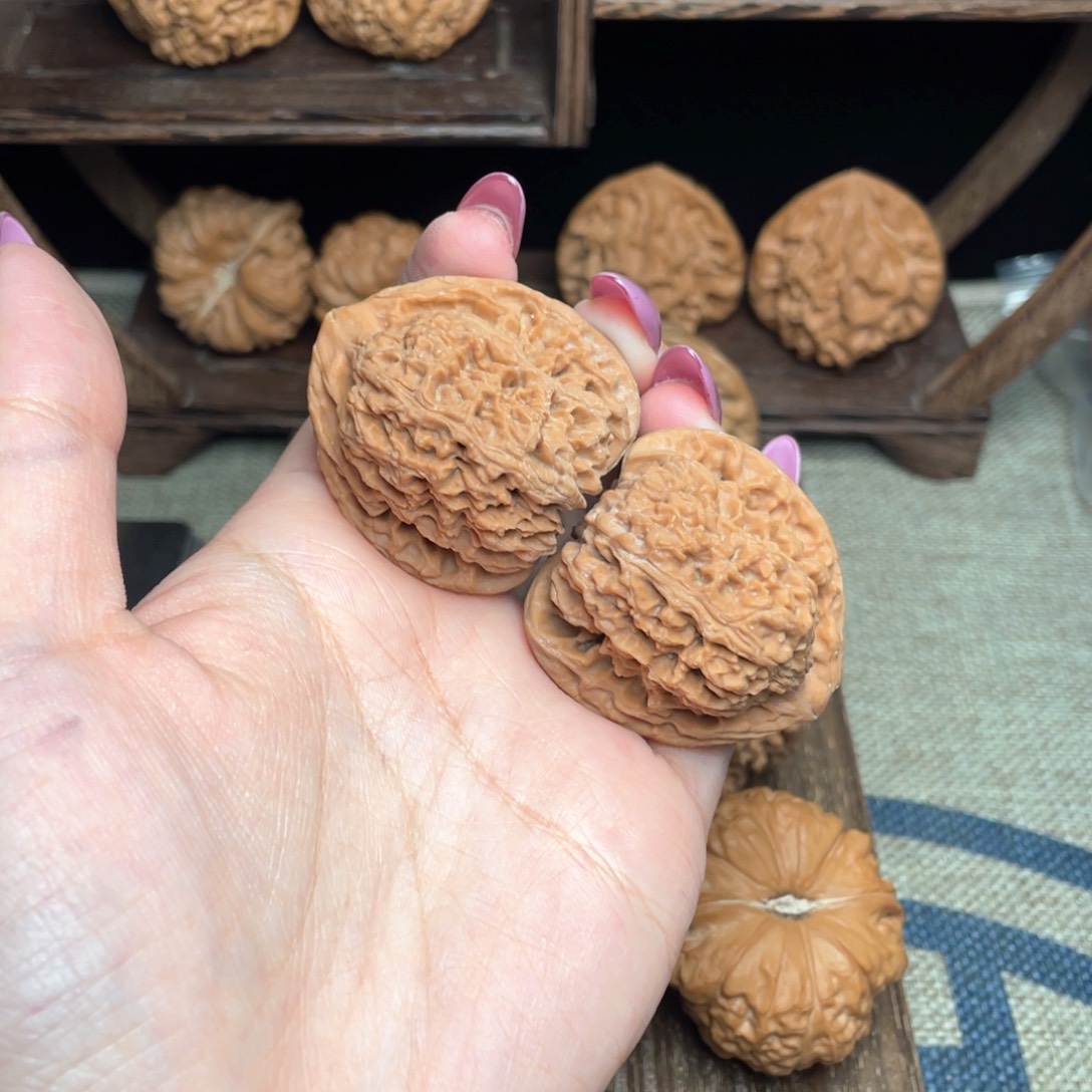 文玩核桃把件40三角疆