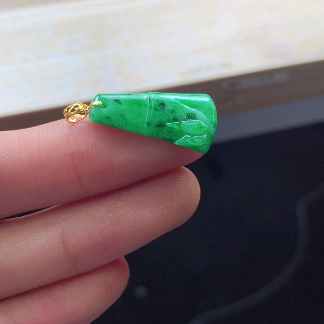翡翠颈饰18K金镶嵌吊坠