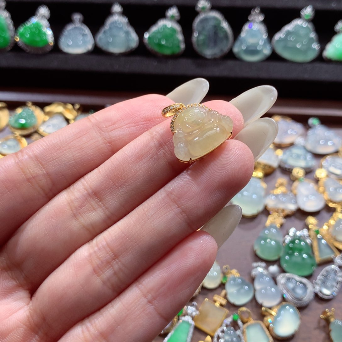 翡翠挂件18K金镶嵌.*翡翠