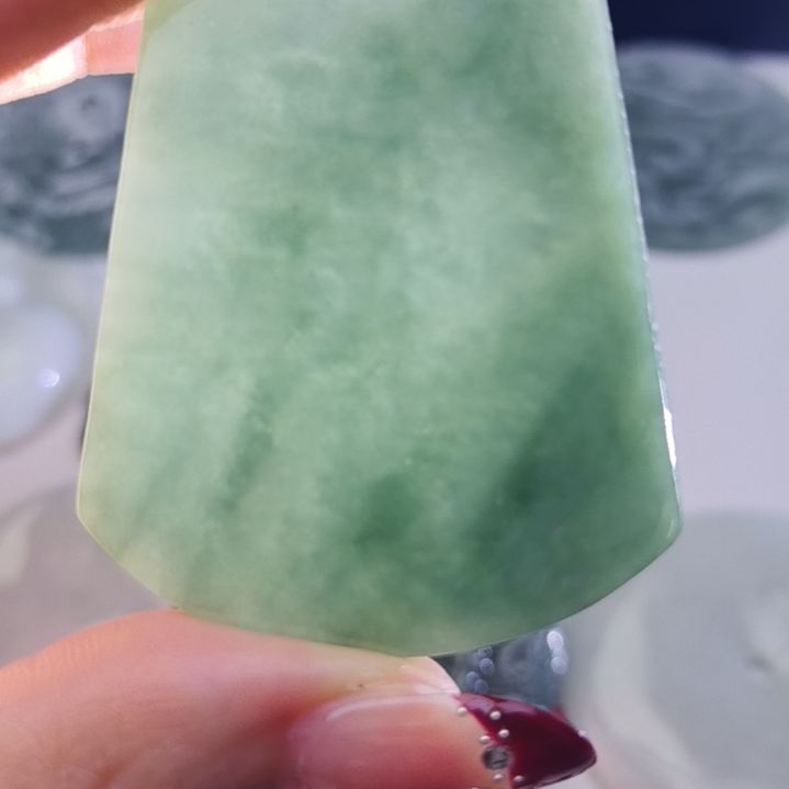 翡翠颈饰未镶嵌天然的A货翡翠多样性发货