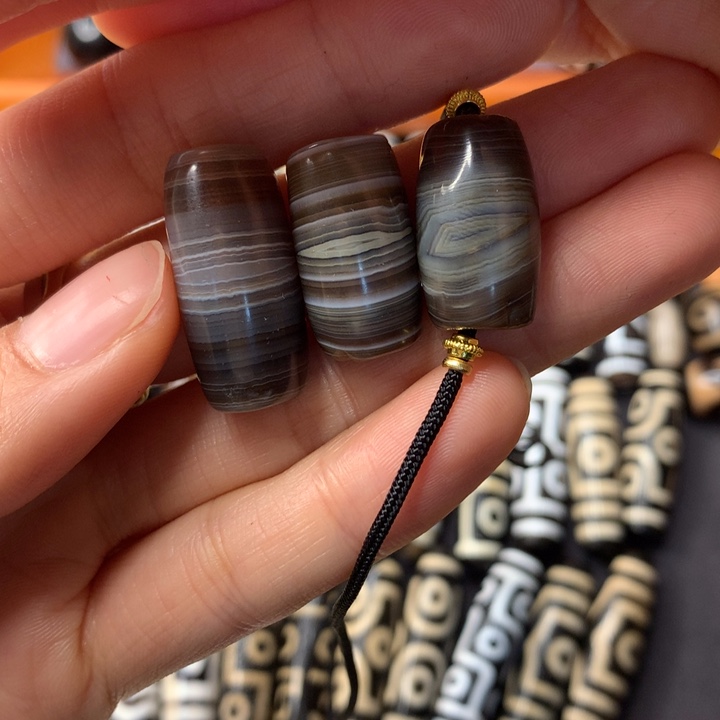 H***n玛瑙/玉髓未镶嵌颈饰