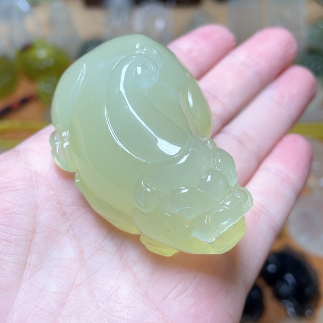 蛇纹石玉手把件未镶嵌