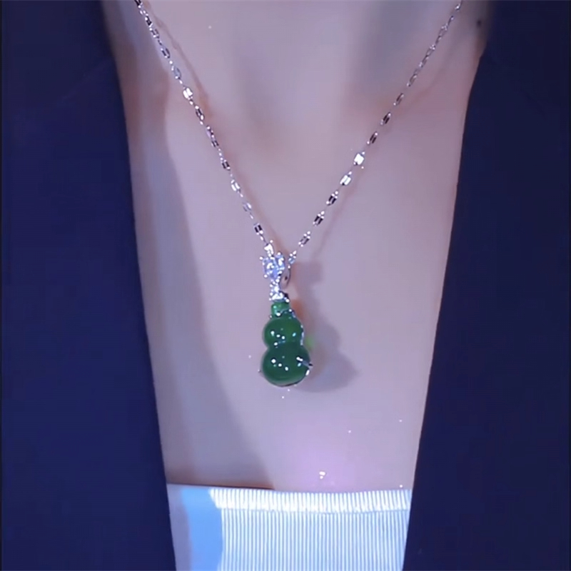 钛钢项链 绿色葫芦项链女小众轻奢设计感高级气质百搭锁骨链颈链
