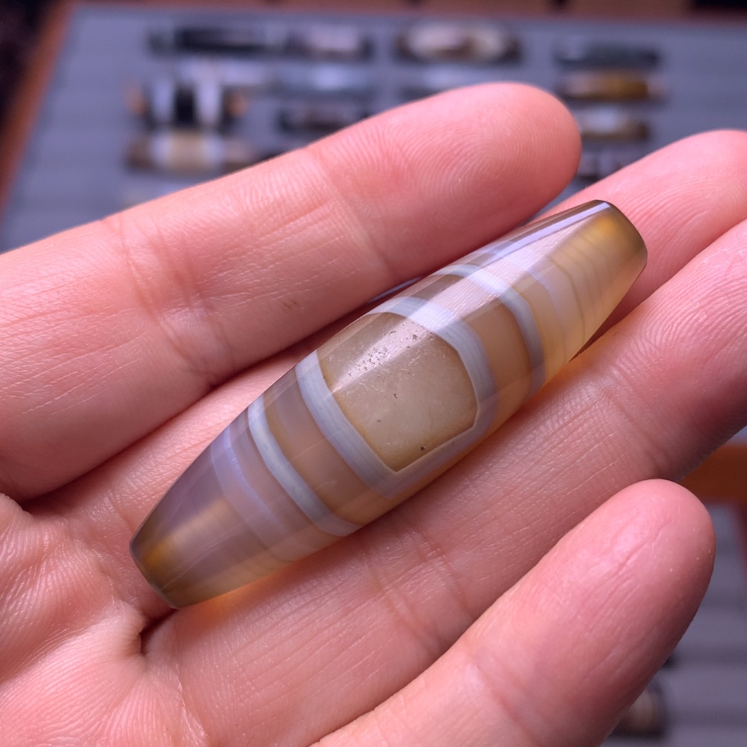 卡***斯玛瑙/玉髓未镶嵌颈饰