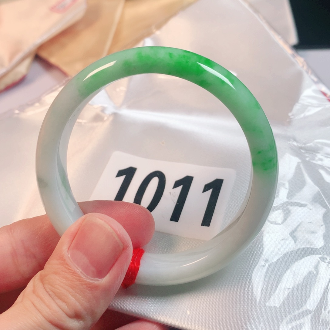 翡翠手镯未镶嵌翡翠手镯1011