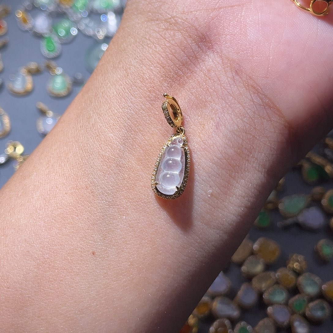 吊坠(不含链)18K金镶嵌翡翠