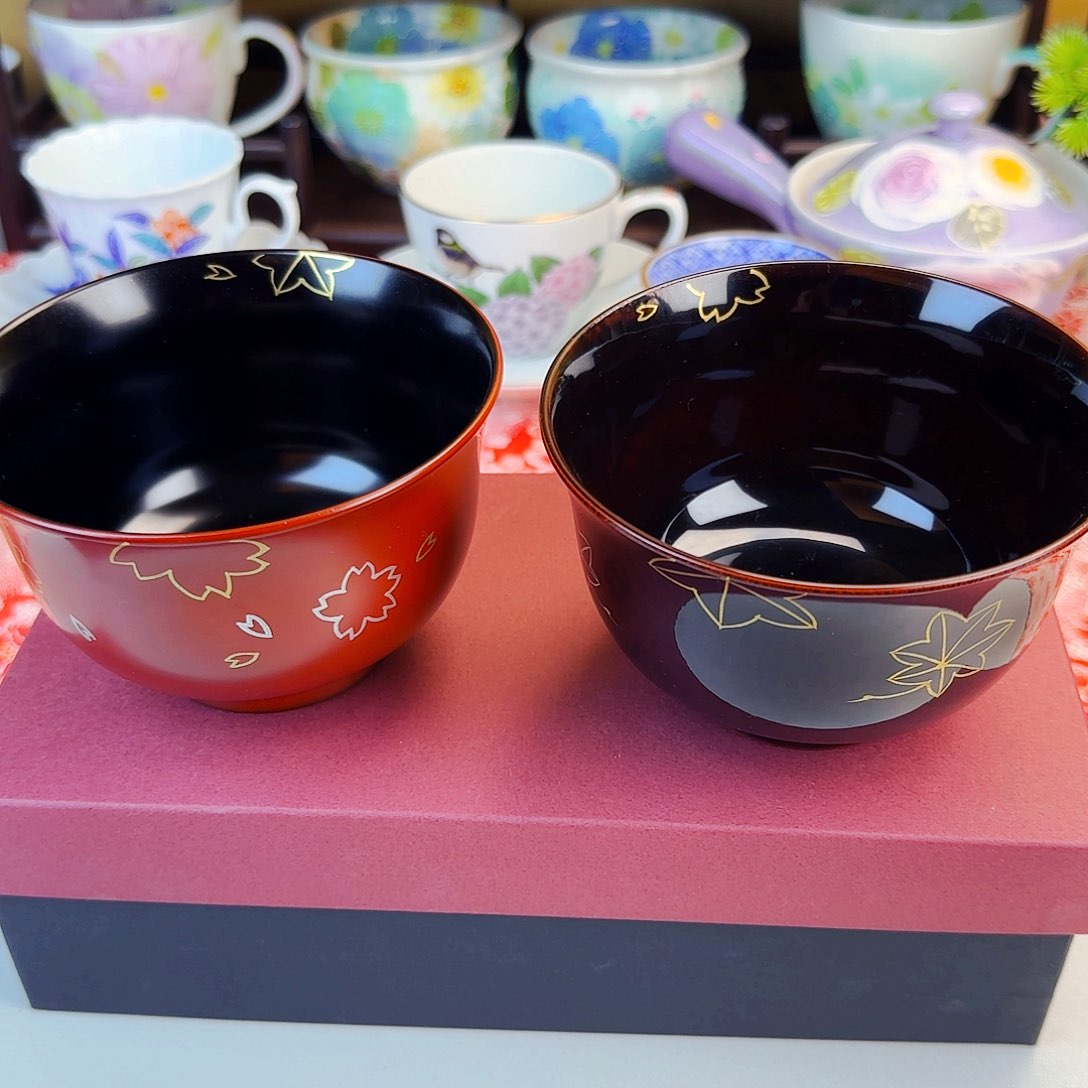 他家茶具瓷器真美！