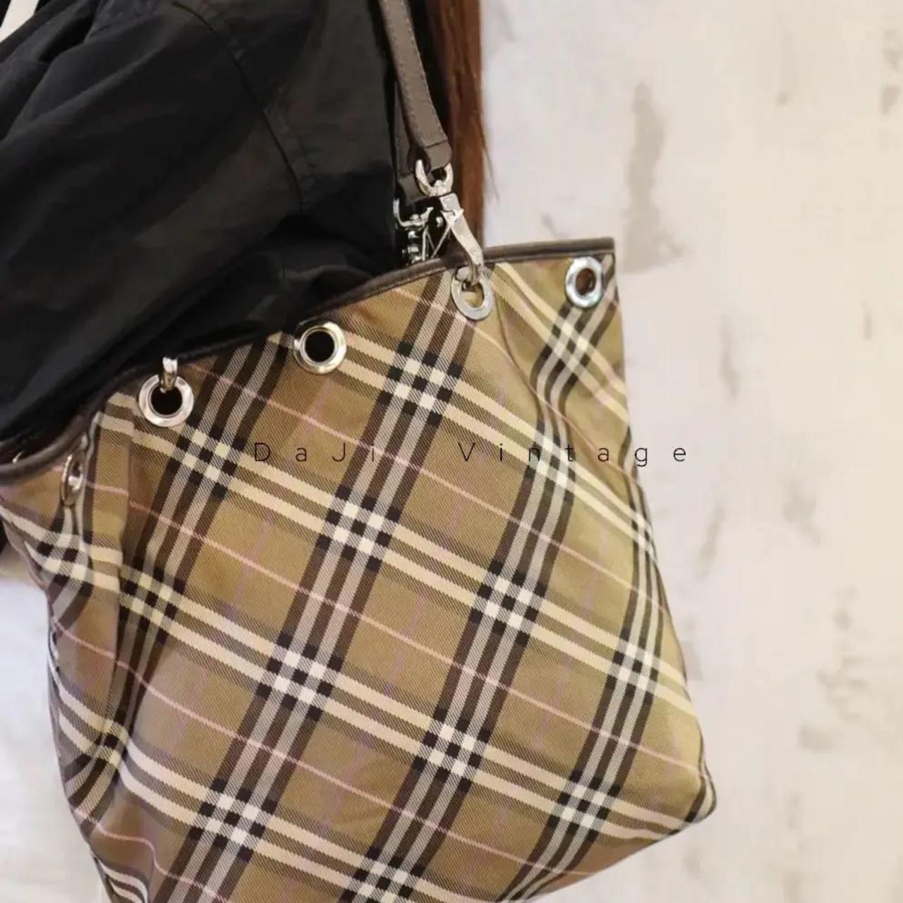 95新 BURBERRY/博柏利 大吉中古/Burberry博柏利棕色格纹水桶单肩