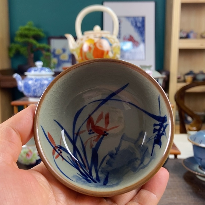 瓷片手工制作工艺精湛等特点为