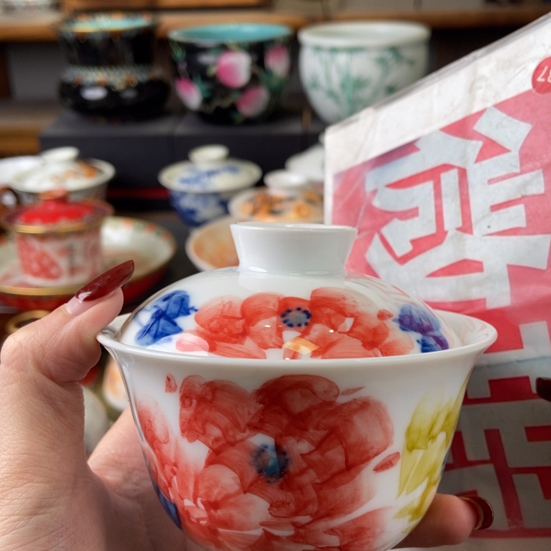 陶瓷艺术家的作品是一种