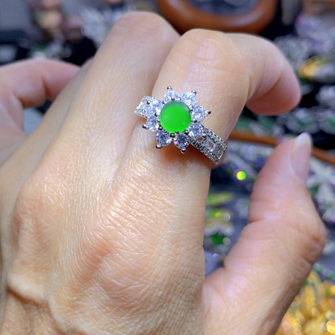 翡翠颈饰银S925镶嵌天然翡翠