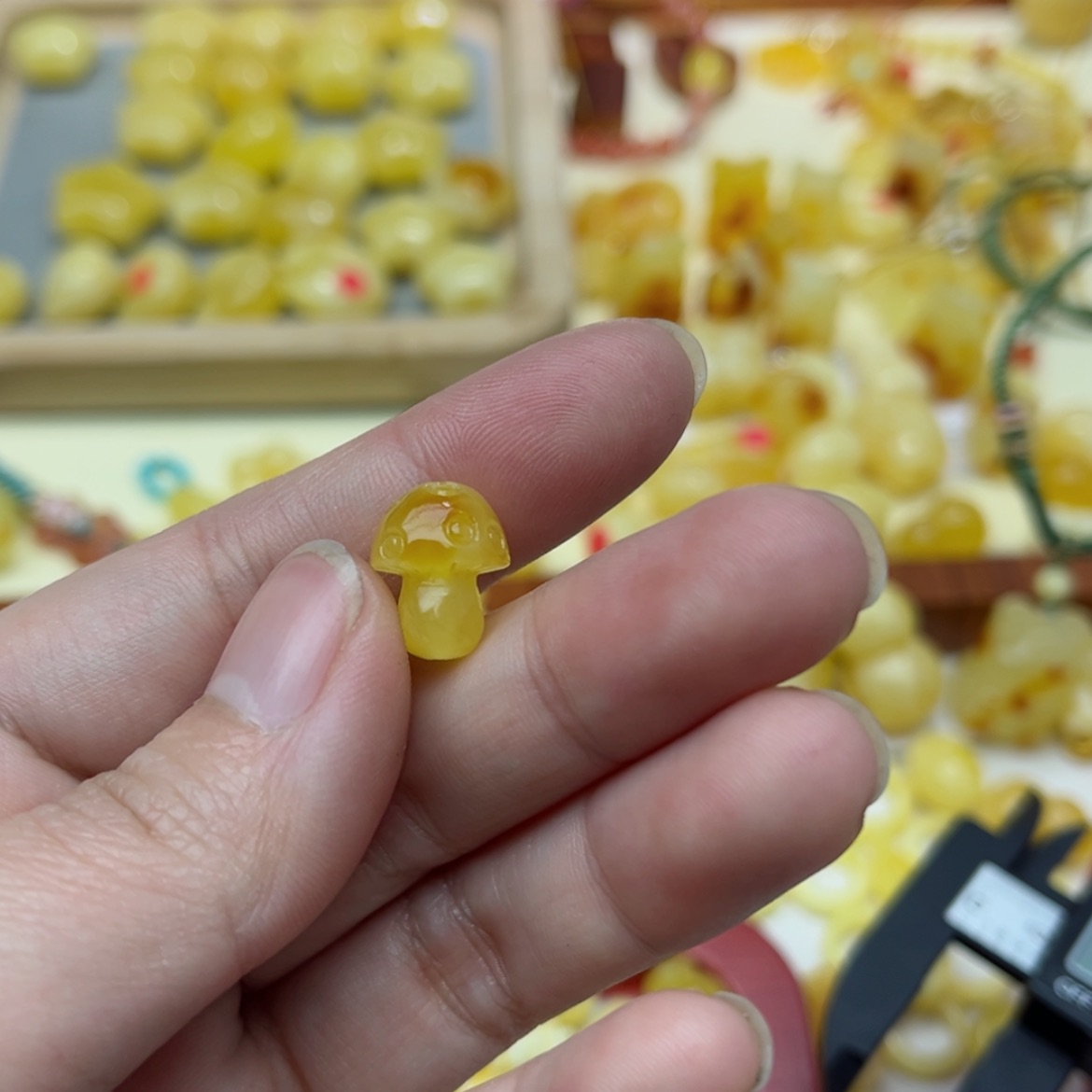 【闪购商品】蜜蜡裸石未镶嵌配饰