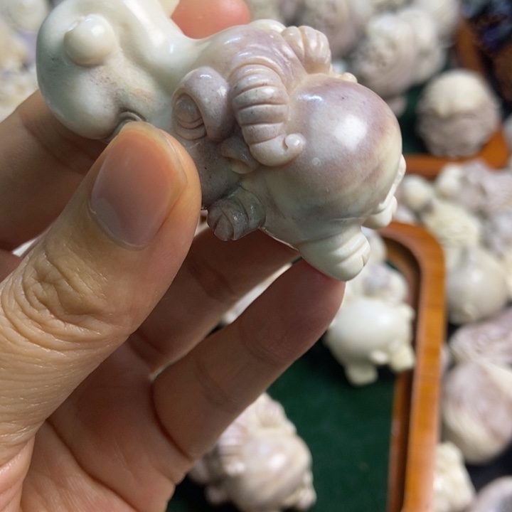 小***丫配饰鹿角雕刻一个出