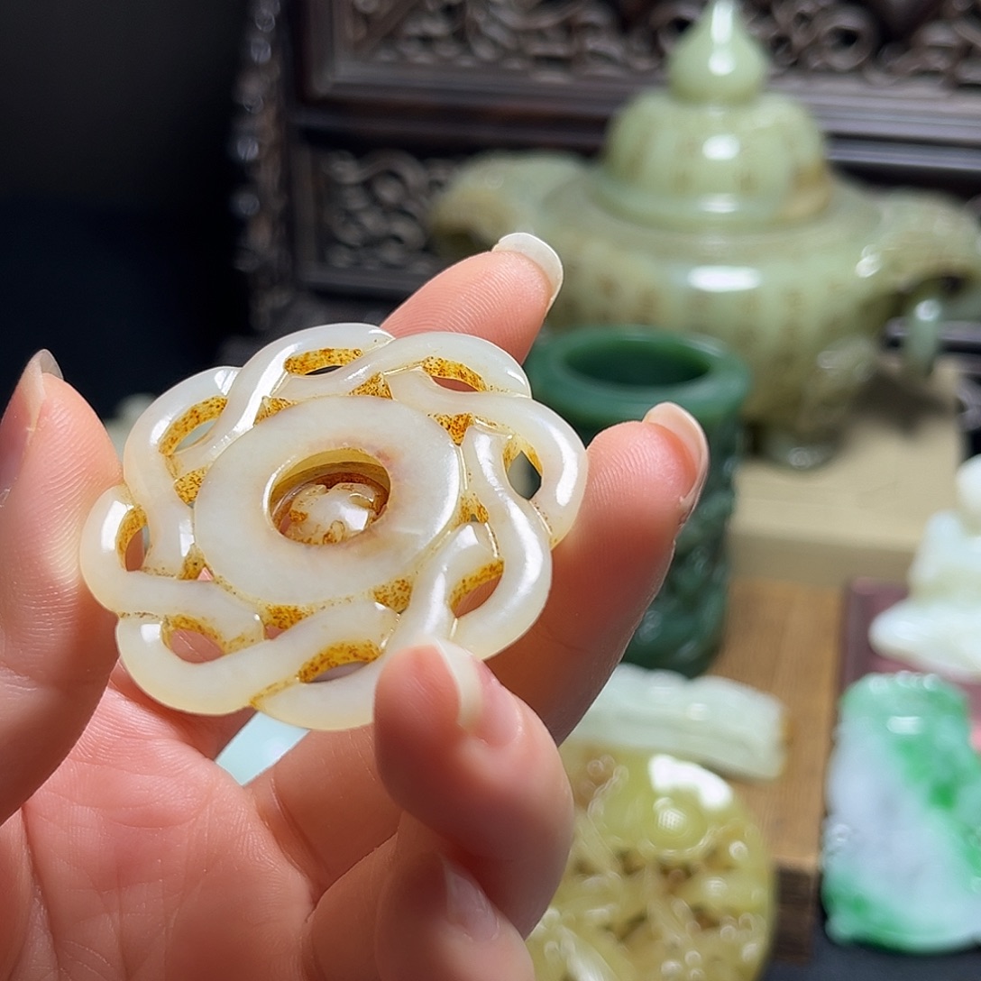 和田玉（糖玉）未镶嵌挂件