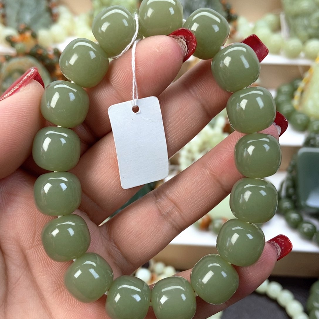 透闪石质玉手串未镶嵌