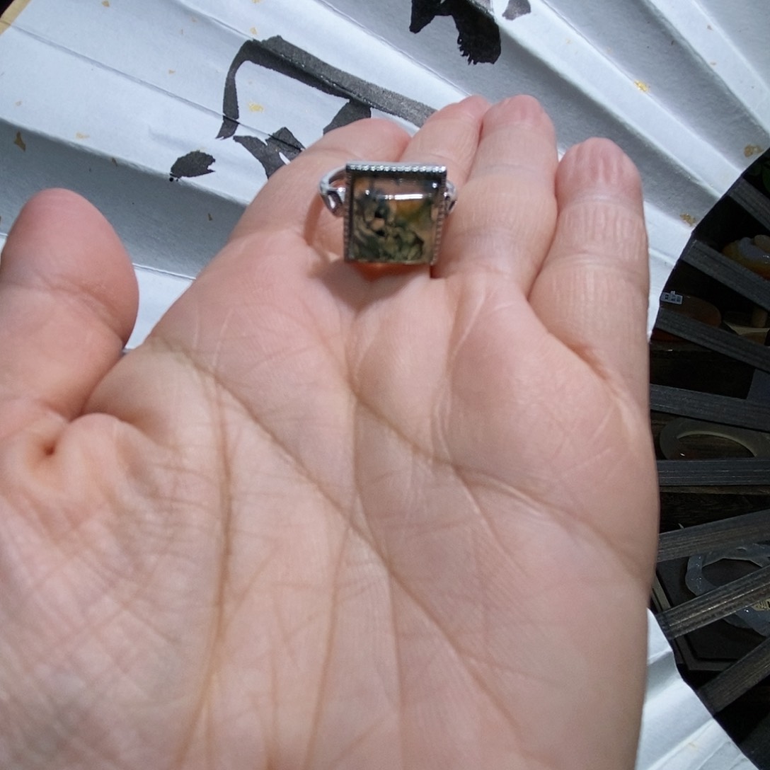 玛瑙/玉髓戒指银S925镶嵌八****?