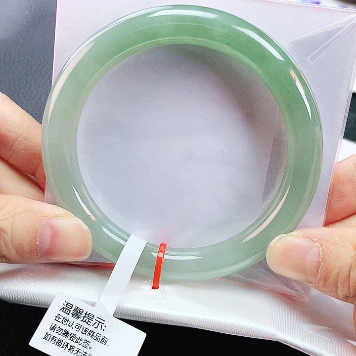 未镶嵌手镯（圆镯）翡翠57冰绿