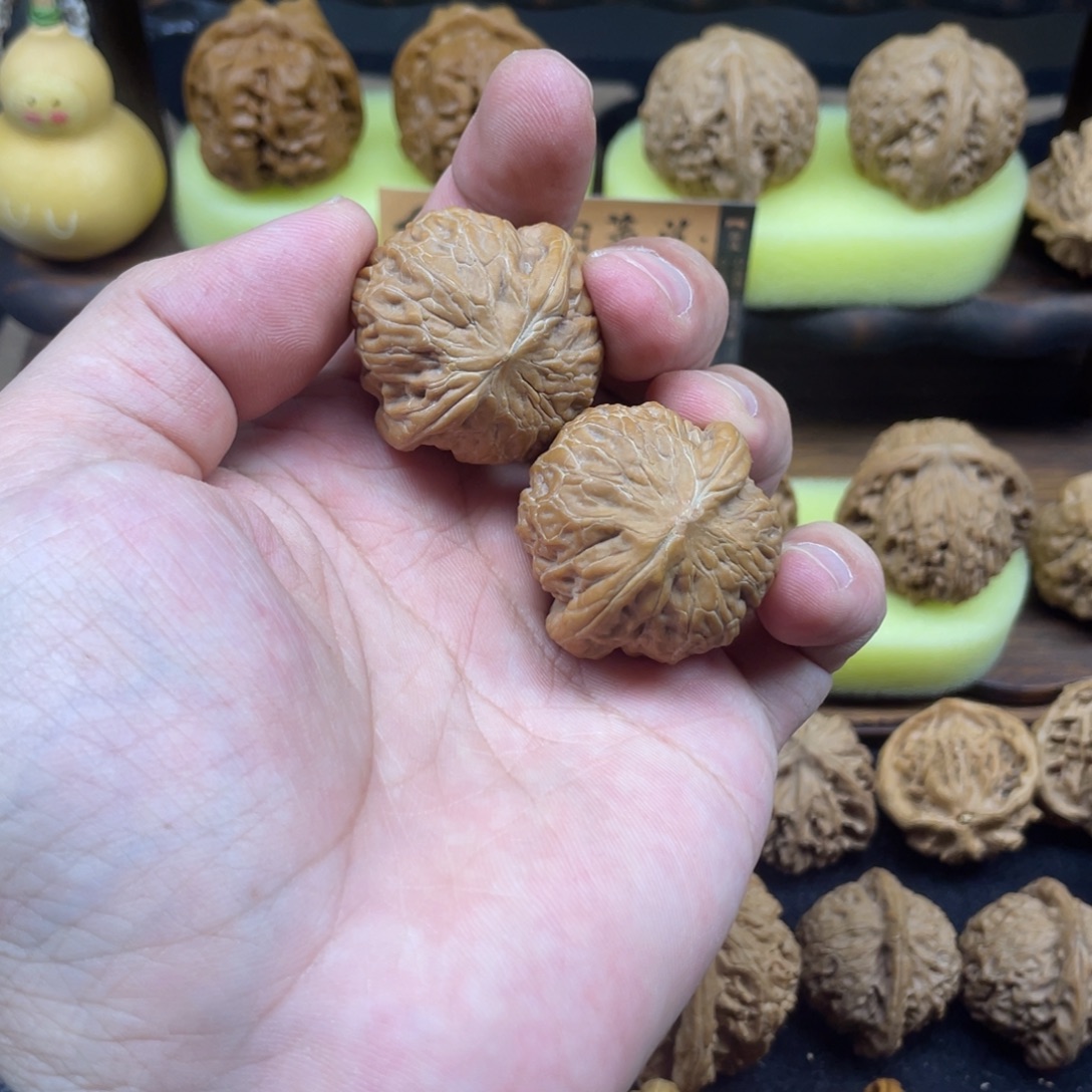 文玩核桃吊坠铁锤