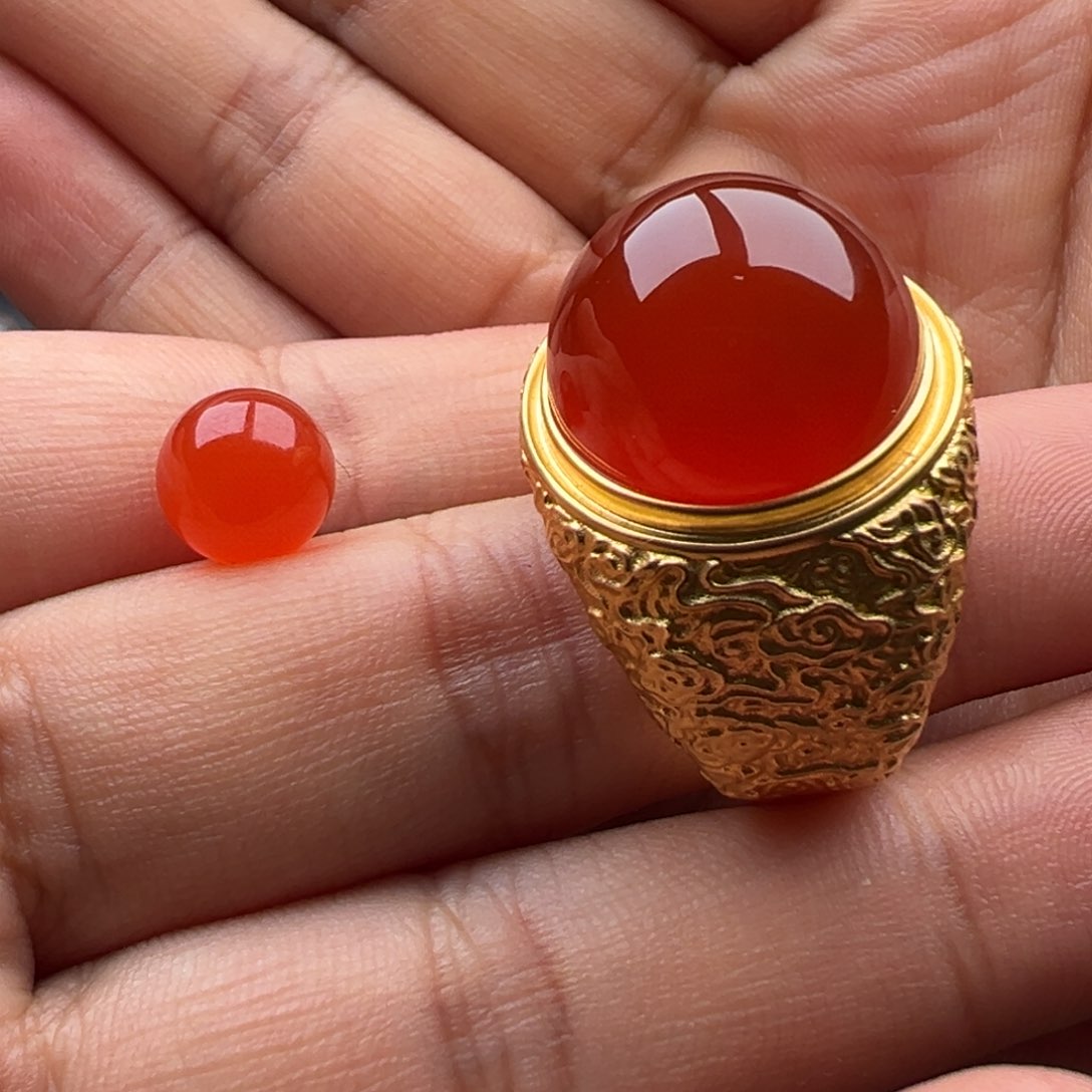 南红玛瑙戒指18K金镶嵌匆**年