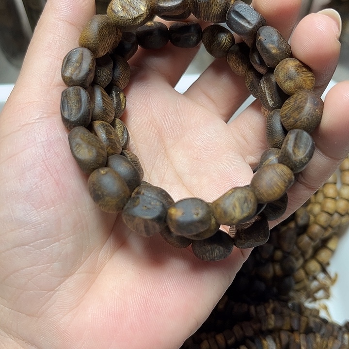 沉香沉香碎屑乌身圆叶留疤随型单圈