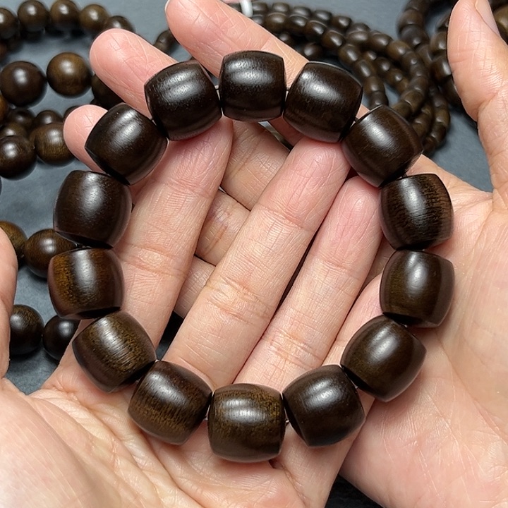 沉香手串白棋玉化