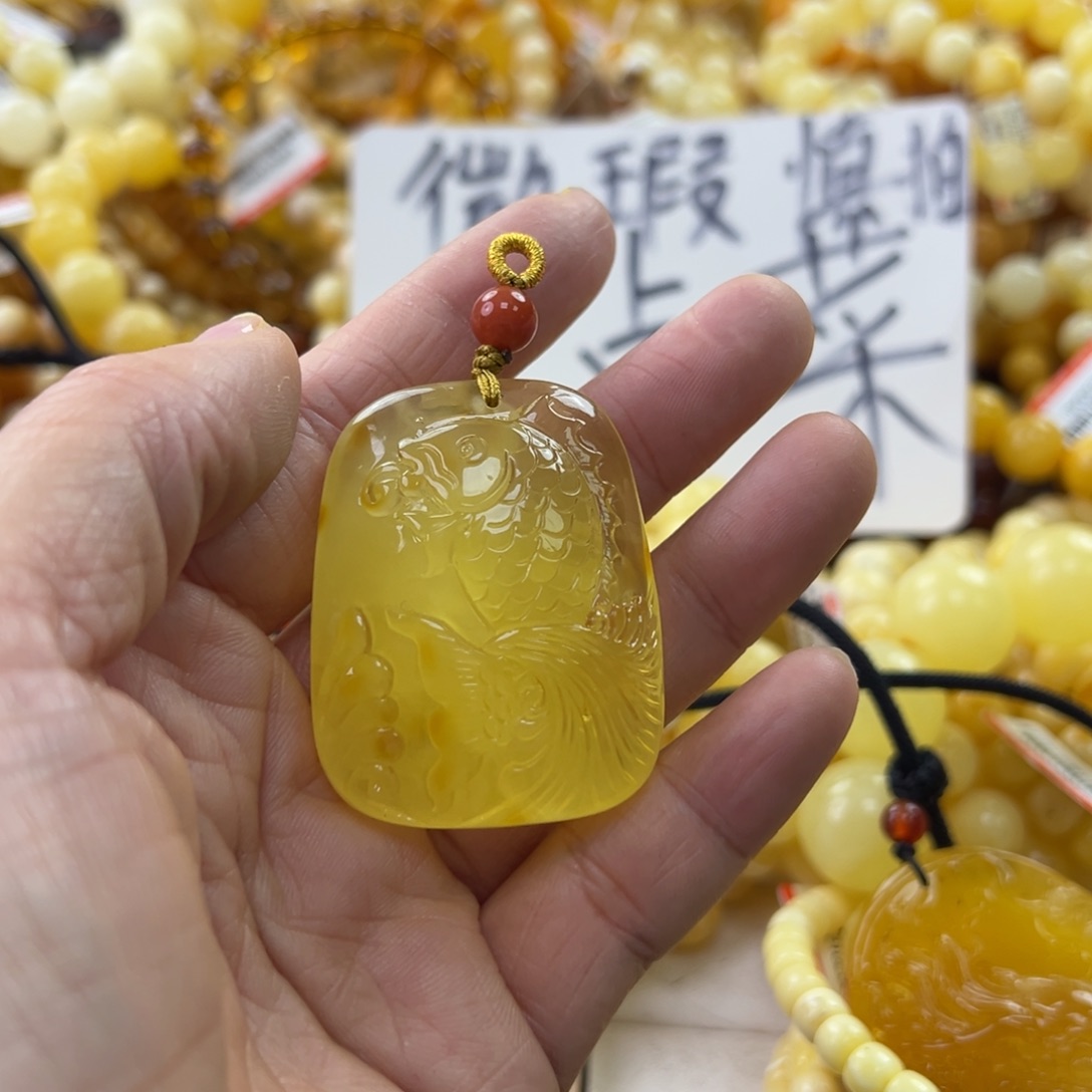 琥珀珠宝奇石未镶嵌