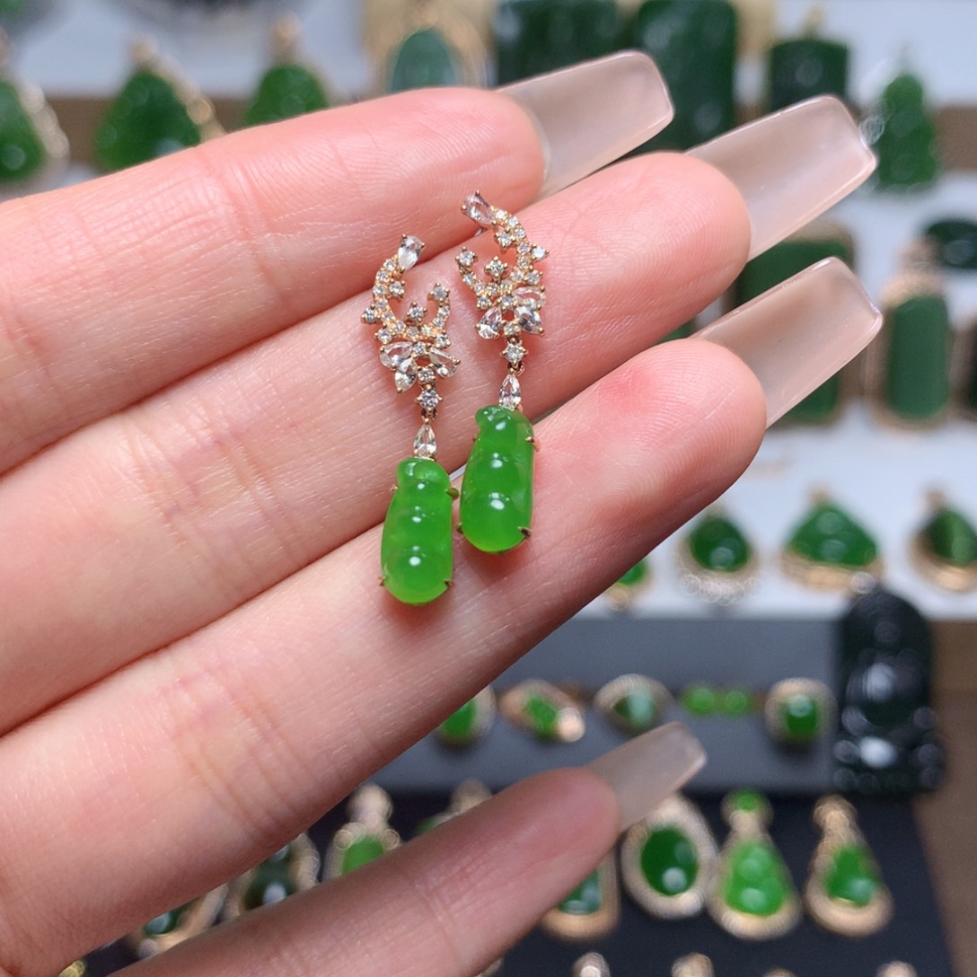 和田玉（碧玉）耳饰18K金镶嵌