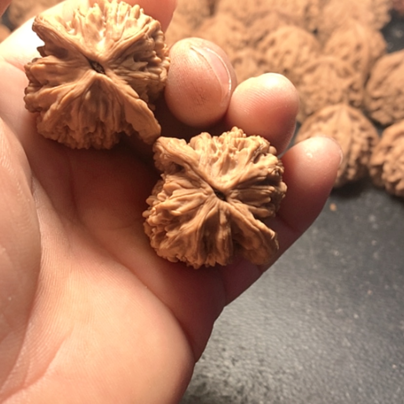 【闪购商品】用****2虎头