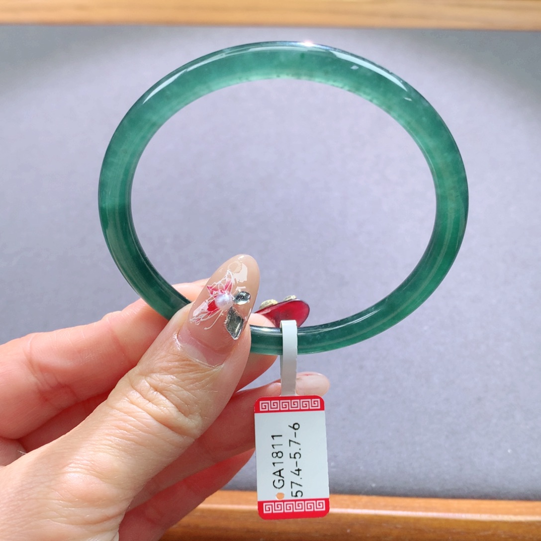 翡翠手镯未镶嵌天然翡翠手镯叮当镯