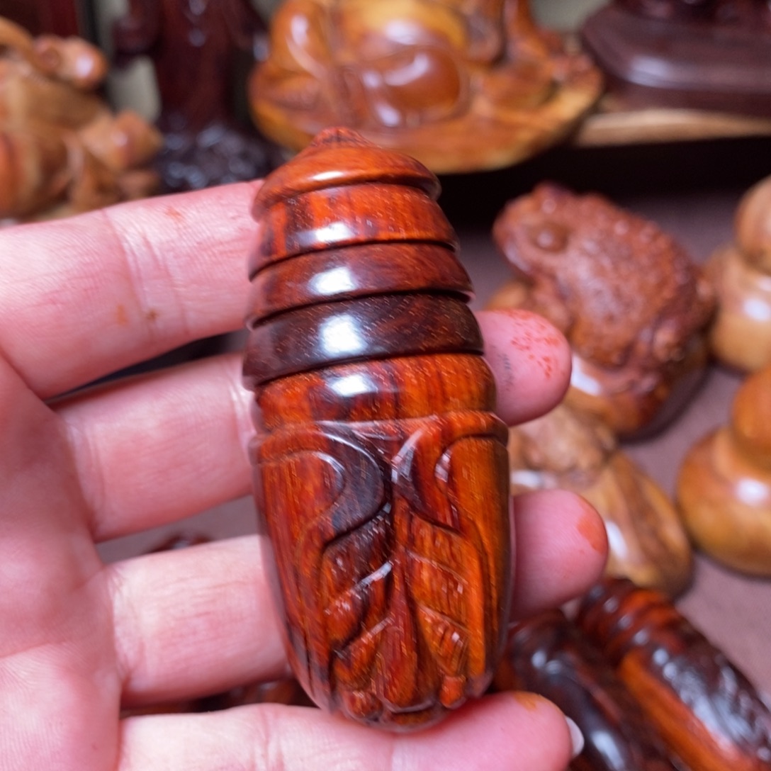 小叶紫檀印度小叶紫檀蝉蛹手把件