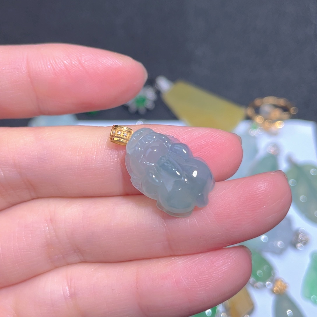 翡翠颈饰18K金镶嵌翡翠