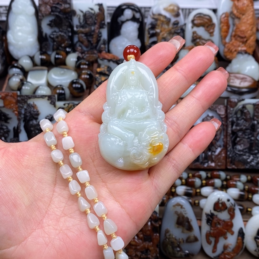 颈饰未镶嵌和田玉