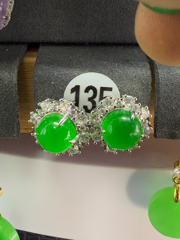 天然缅甸翡翠A货耳饰 135