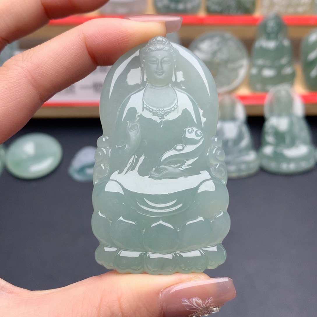 翡翠未镶嵌颈饰素衣