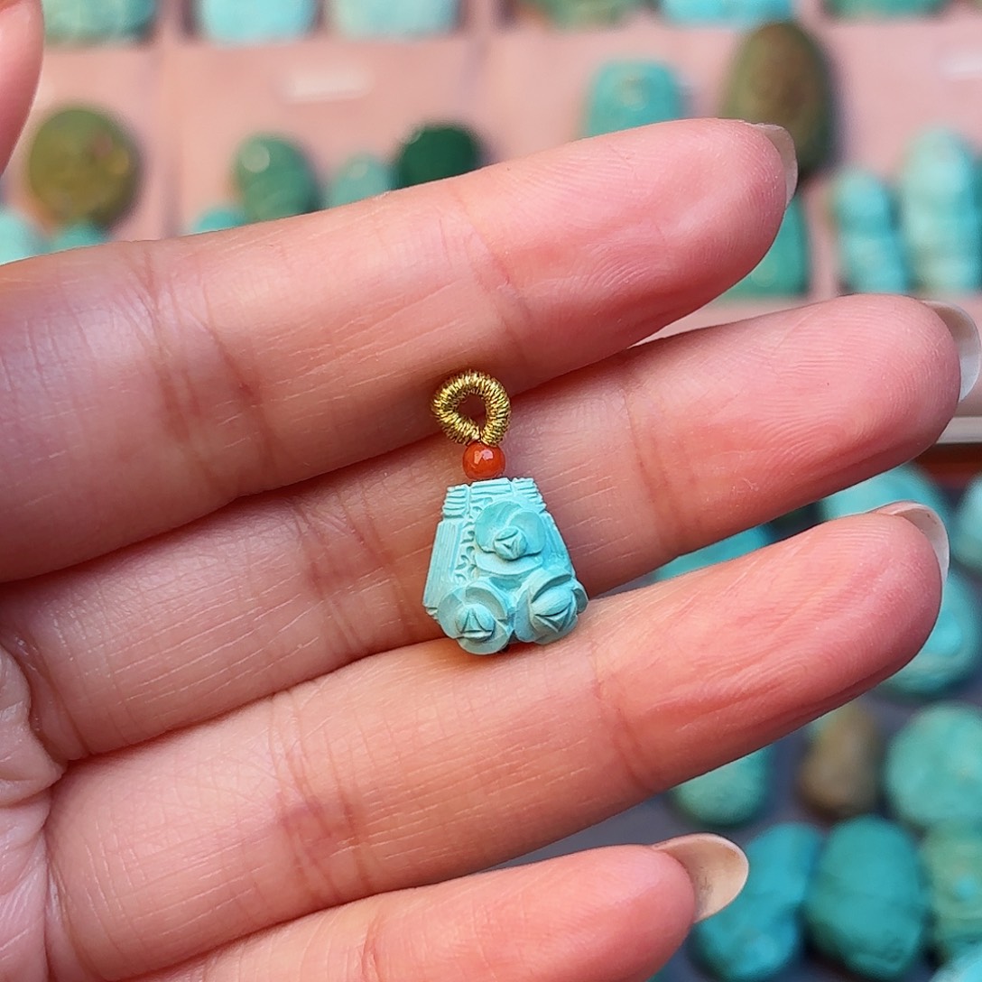 绿松石配饰未镶嵌