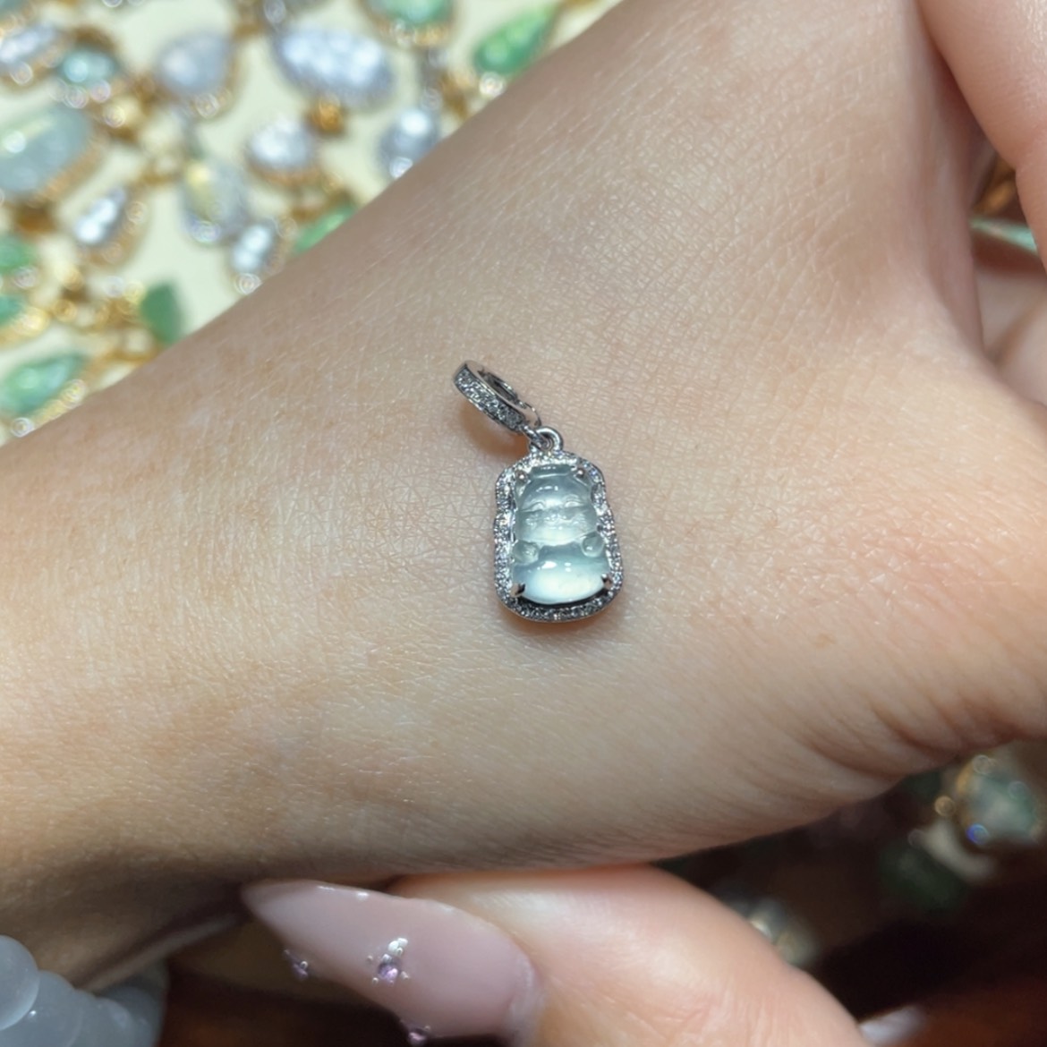 【闪购商品】翡翠吊坠(不含链)18K金镶嵌