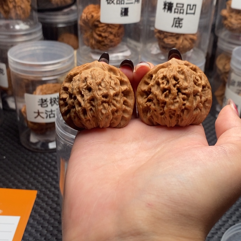 【闪购商品】核桃其他小***?龙脉元宝。              