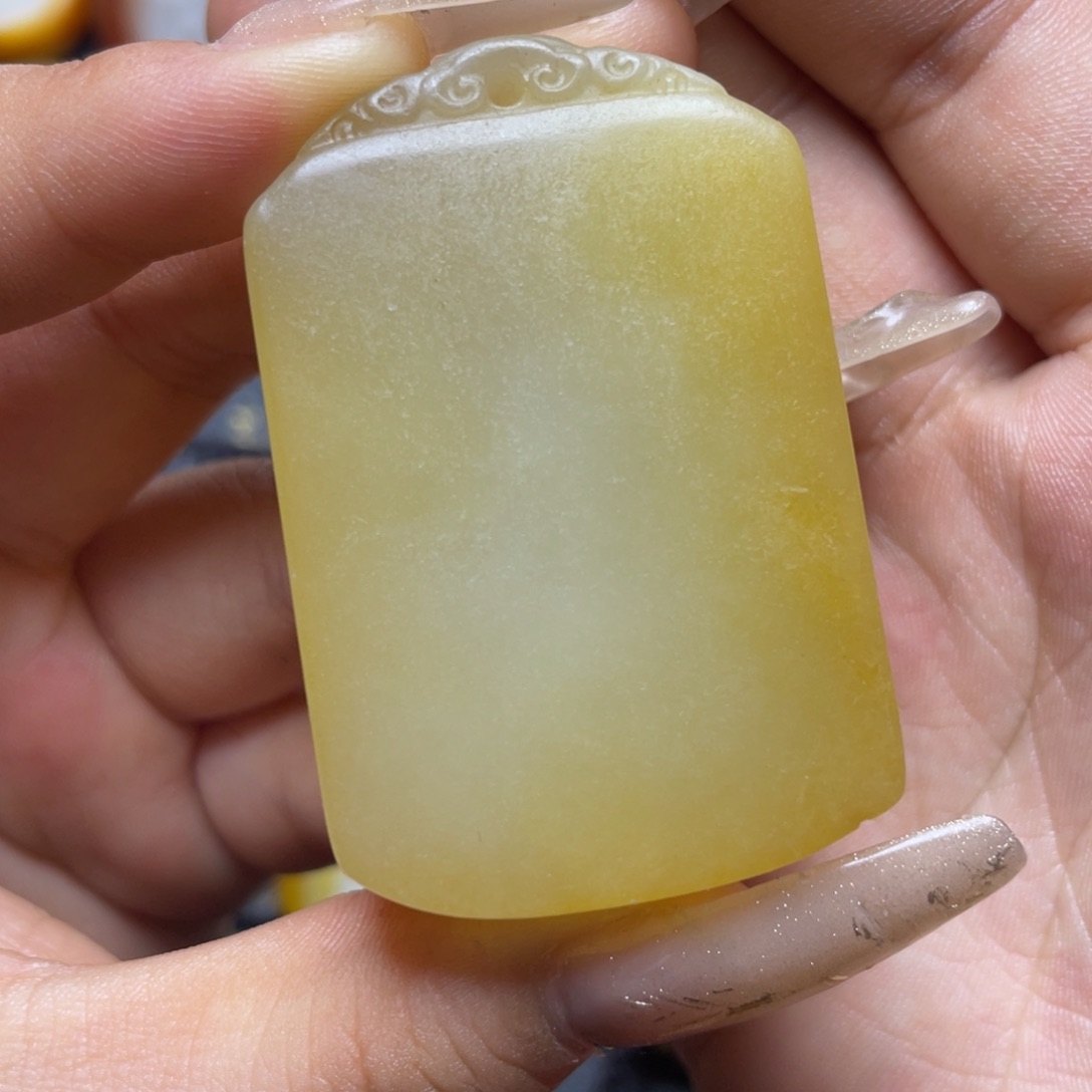 和田玉挂件未镶嵌人*